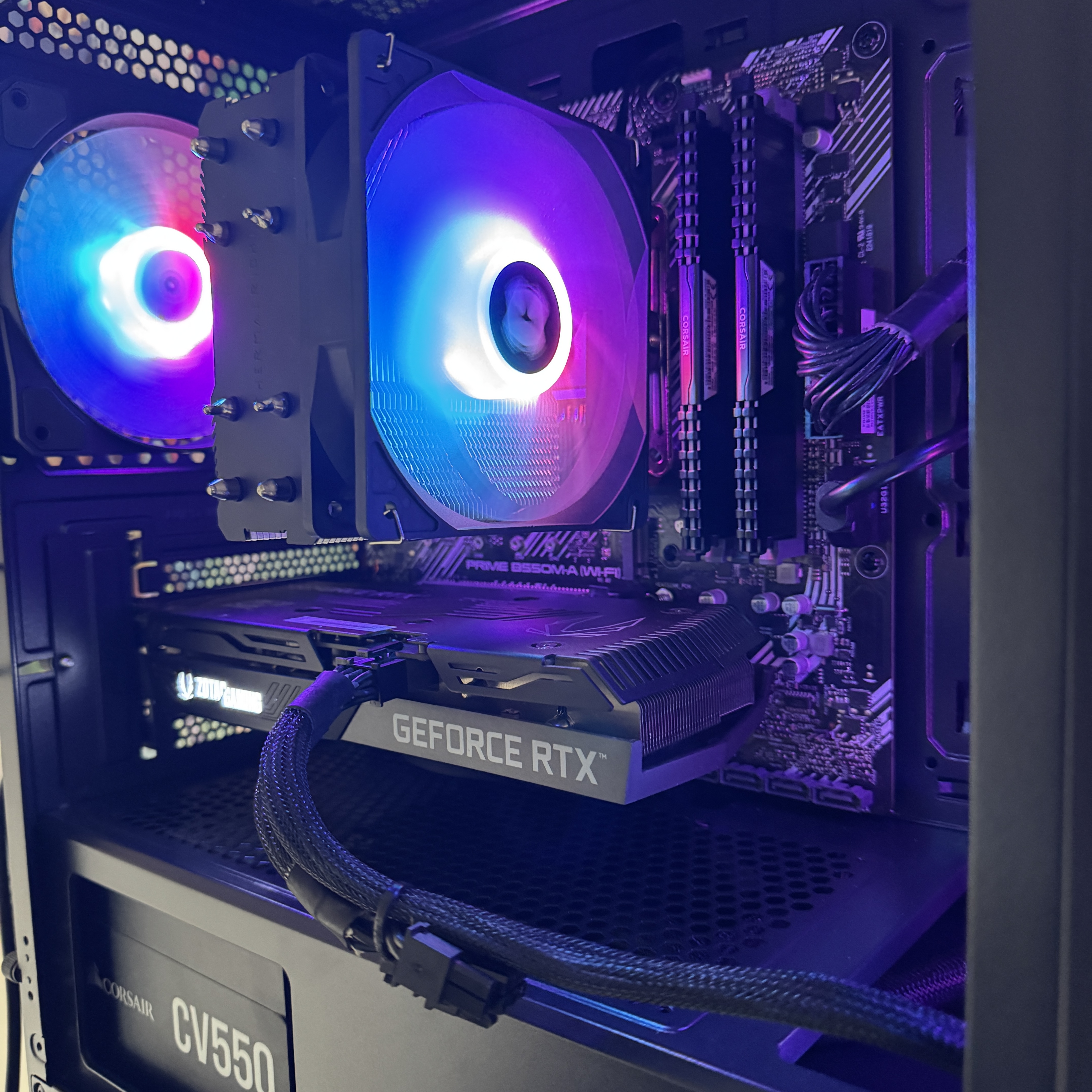 Carte graphique GeForce RTX 3060 Ti Zotac Gaming dans le boîtier